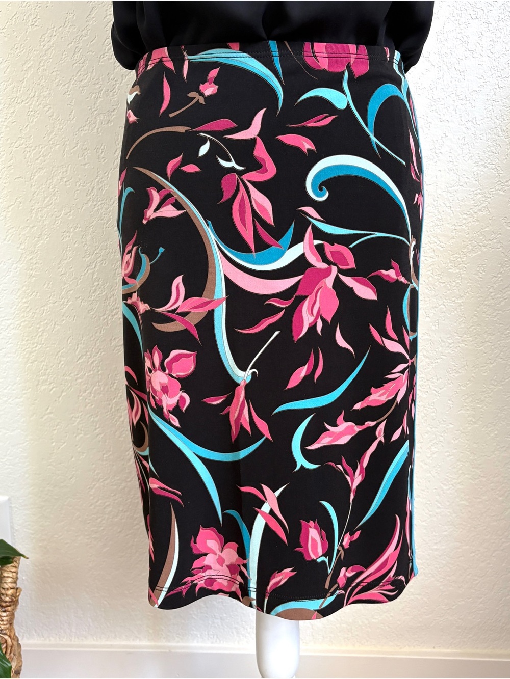 BCBGMaxAzria Black Skirt with Tropical Pink and Teal Floral Print XS
